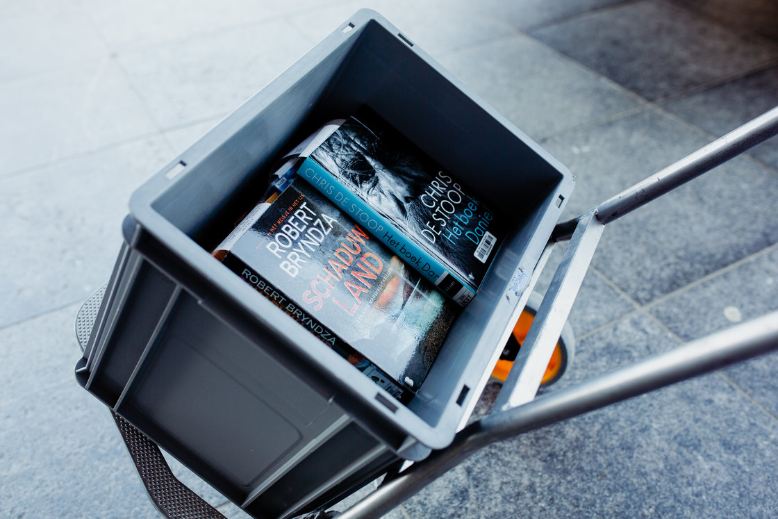 Bak met boeken